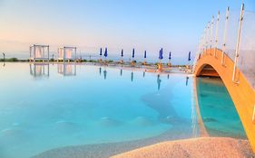 19 Summer Suites